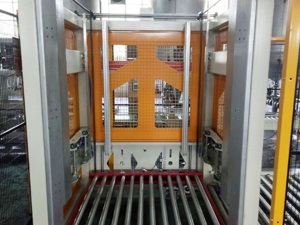 托盤機